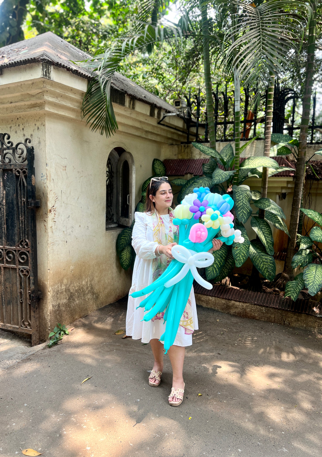 A Pretty Flower Bouquet Of Balloons!