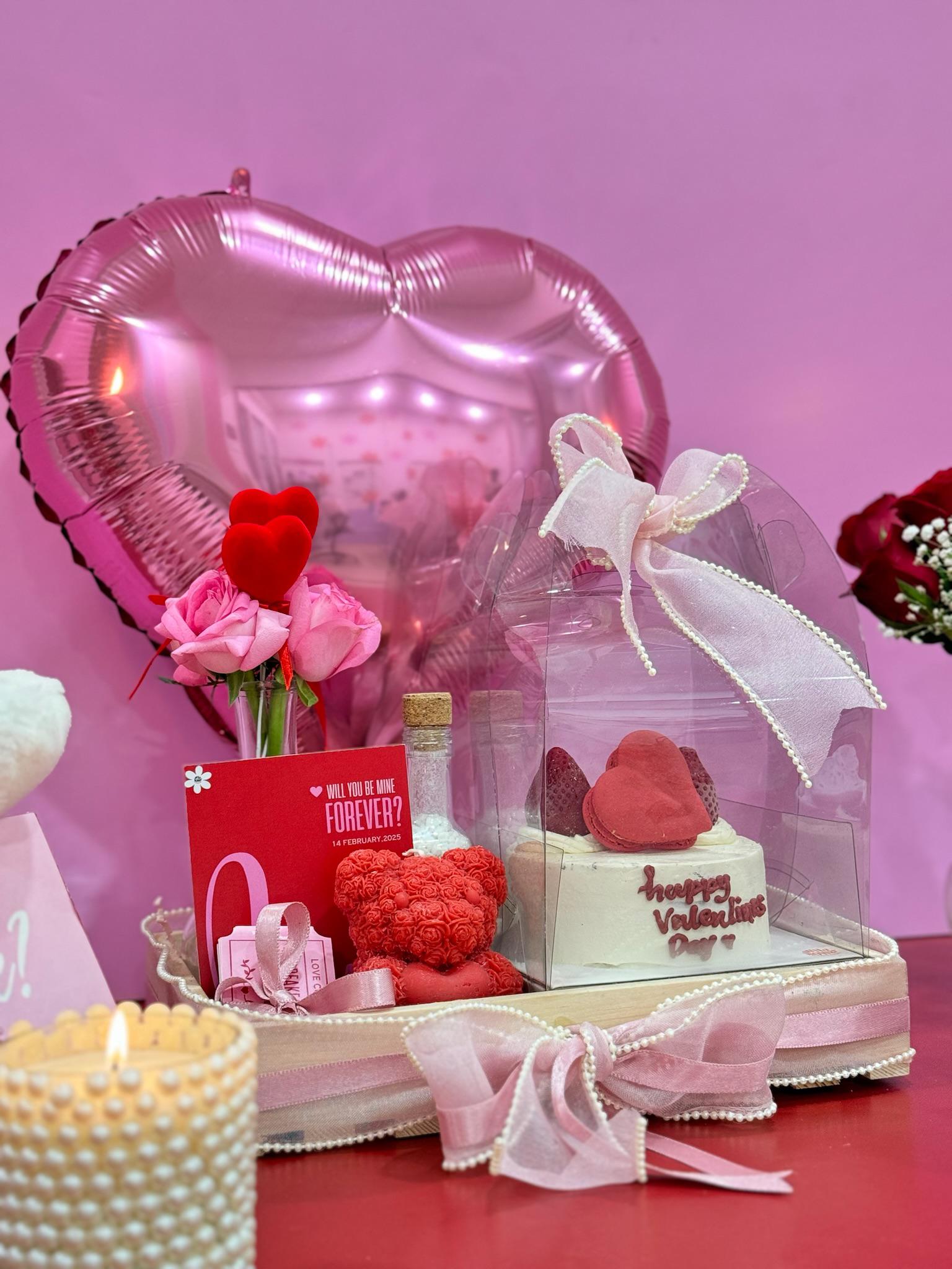 Love & Cheers Hamper