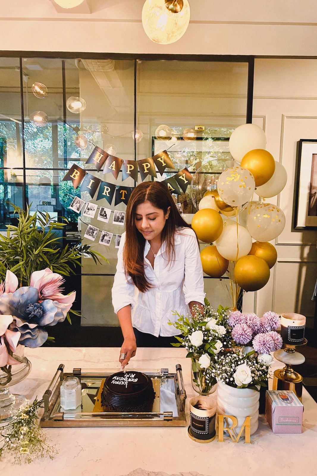 Golden & White Eternal Balloon Bouquet