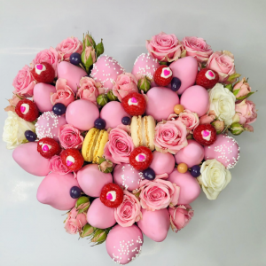 Berrylicious Heart-Chocolate-berry-heart-bouquet