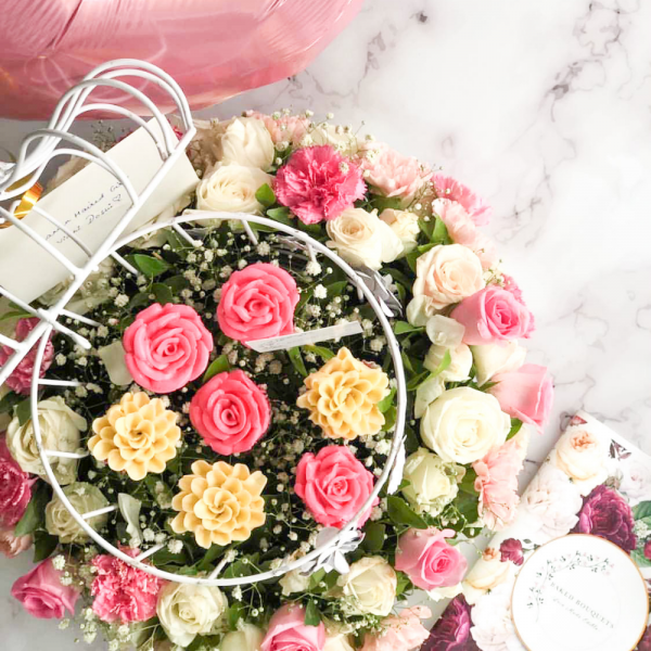 Flower-Cupcake-Cage-Bouquet