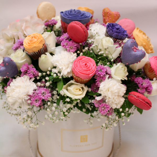 Exotic-baked-bouquet-hamper