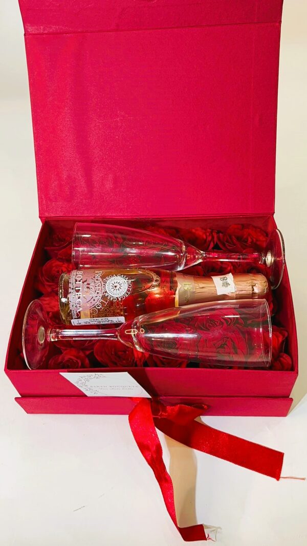 Christmas Wine-Hampers-Gifting-Fresh Flowers